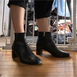Via Spiga leather ankle boots with block heel size 7.5